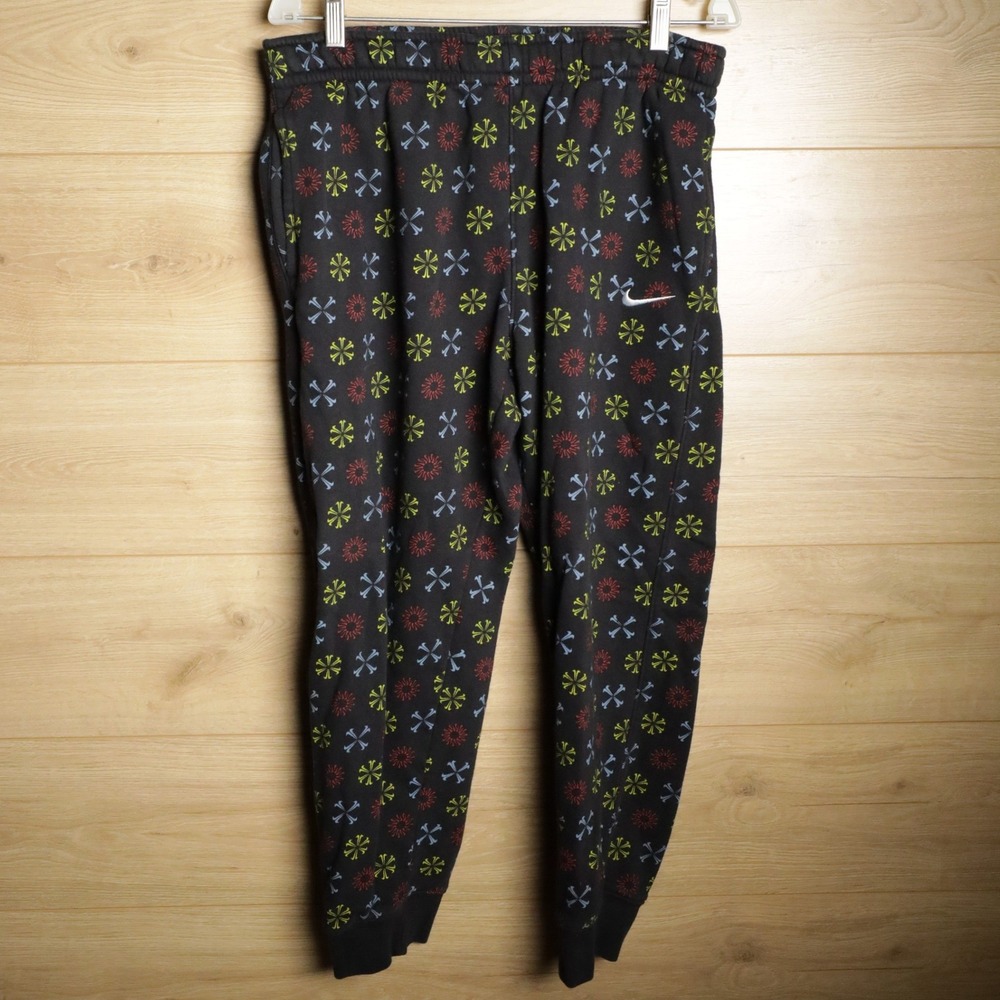 Nike‎ All Over Print Jogger Sweatpants Black Mens Size Medium FJ1637-010 Swoosh